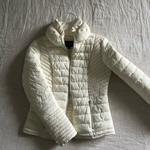 A guess Puffer for autumn , ivory colour , worn twice only , in great condition
